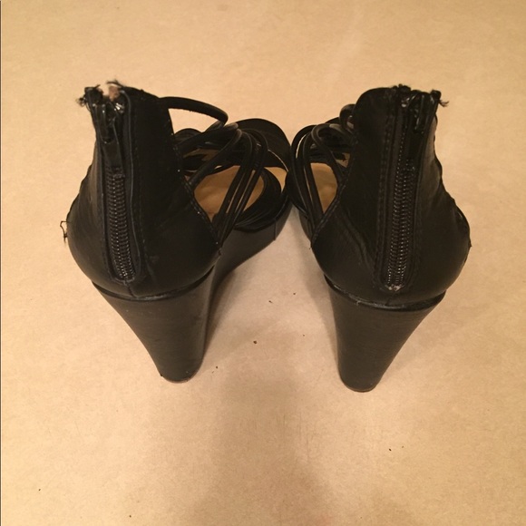 XOXO sandals worn a few times - Picture 6 of 7